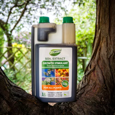 Soil Extract Fertiliser from Worm Compost product shot - the natural gardener